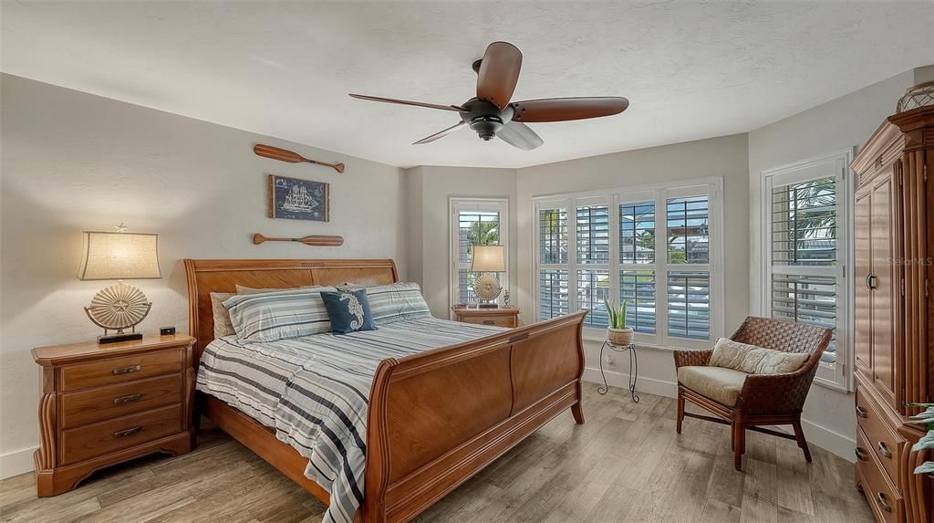 Под контрактом: $1,185,500 (3 спален, 2 ванн, 2119 Квадратных фут)