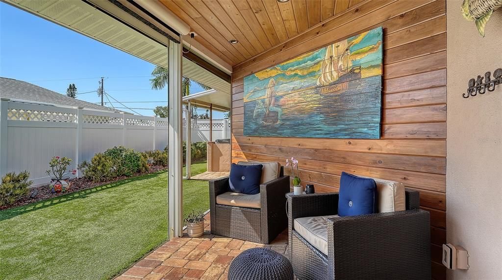 Под контрактом: $1,185,500 (3 спален, 2 ванн, 2119 Квадратных фут)