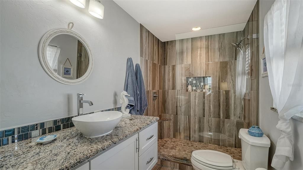 Под контрактом: $1,185,500 (3 спален, 2 ванн, 2119 Квадратных фут)