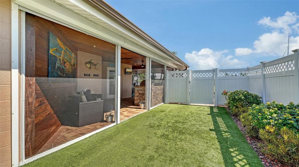 Под контрактом: $1,185,500 (3 спален, 2 ванн, 2119 Квадратных фут)