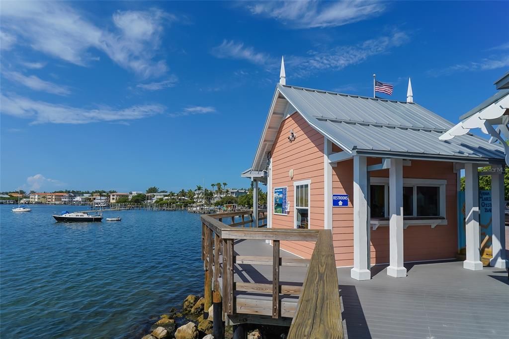 Под контрактом: $1,185,500 (3 спален, 2 ванн, 2119 Квадратных фут)