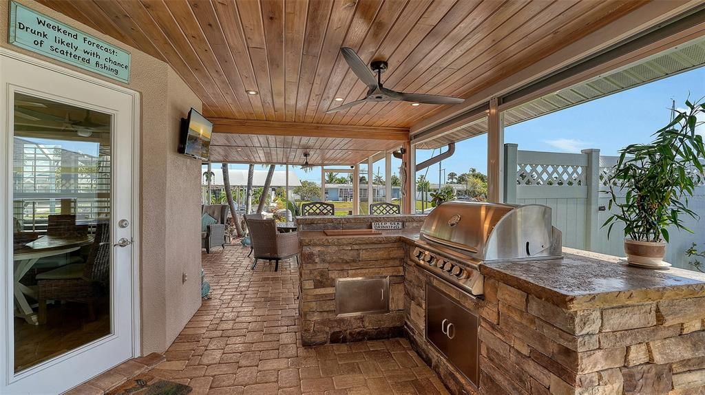 Под контрактом: $1,185,500 (3 спален, 2 ванн, 2119 Квадратных фут)