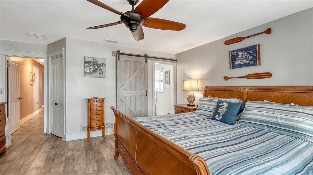 Под контрактом: $1,185,500 (3 спален, 2 ванн, 2119 Квадратных фут)