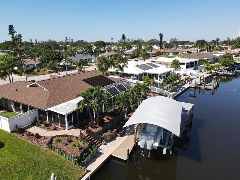 Под контрактом: $1,185,500 (3 спален, 2 ванн, 2119 Квадратных фут)