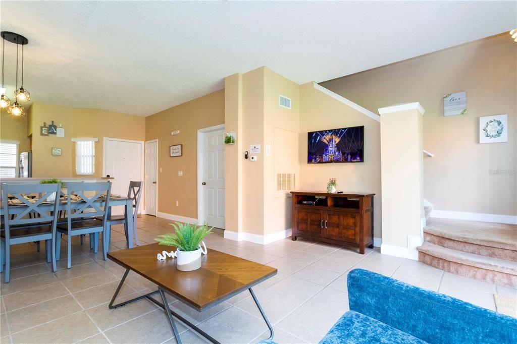 Active With Contract: $249,000 (3 beds, 2 baths, 1291 Square Feet)