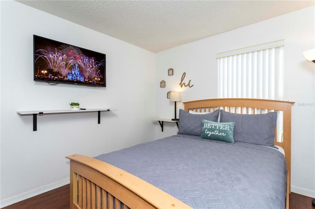 Active With Contract: $249,000 (3 beds, 2 baths, 1291 Square Feet)