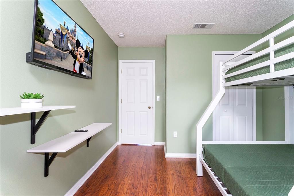 Active With Contract: $249,000 (3 beds, 2 baths, 1291 Square Feet)