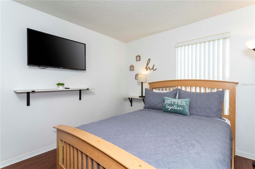 Active With Contract: $249,000 (3 beds, 2 baths, 1291 Square Feet)