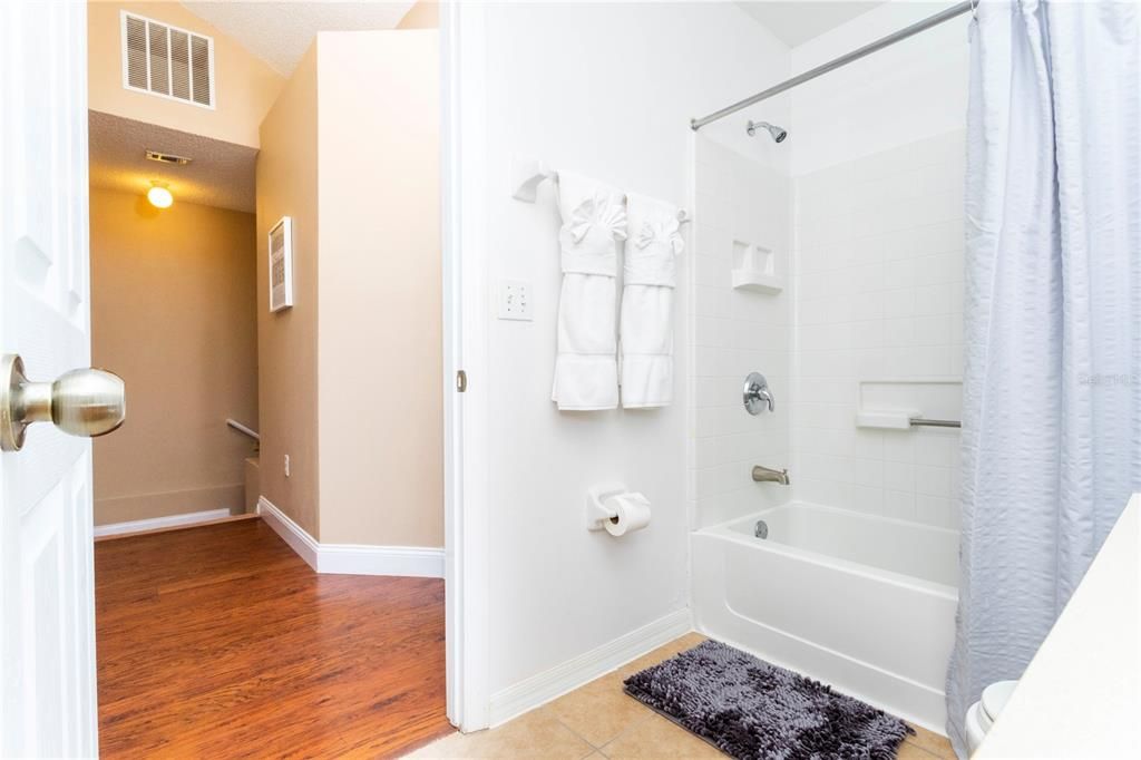 Active With Contract: $249,000 (3 beds, 2 baths, 1291 Square Feet)