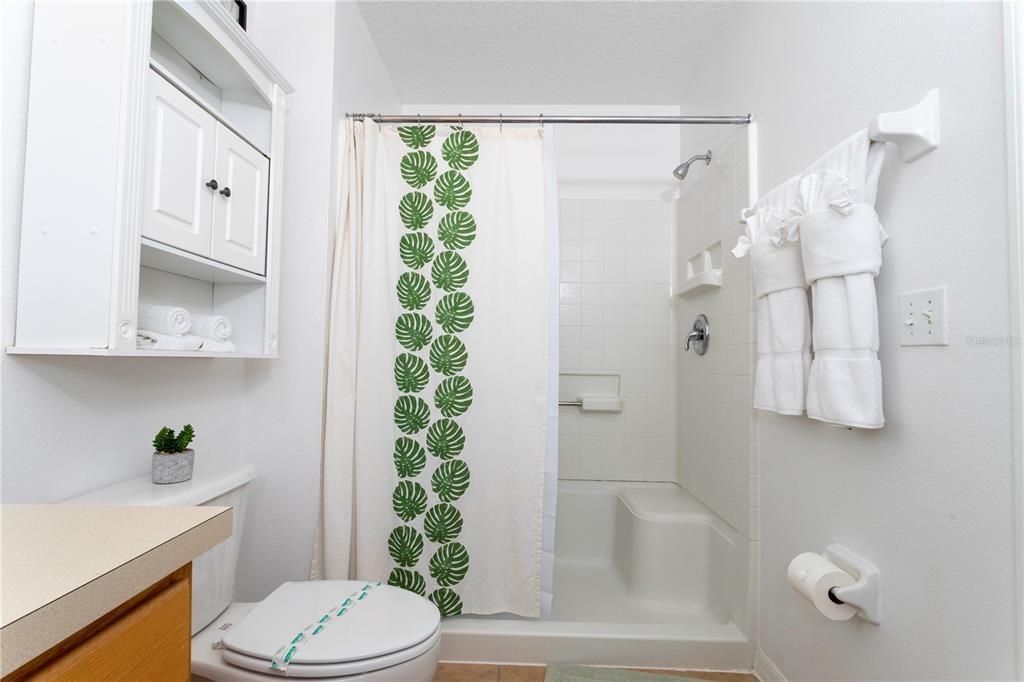 Active With Contract: $249,000 (3 beds, 2 baths, 1291 Square Feet)