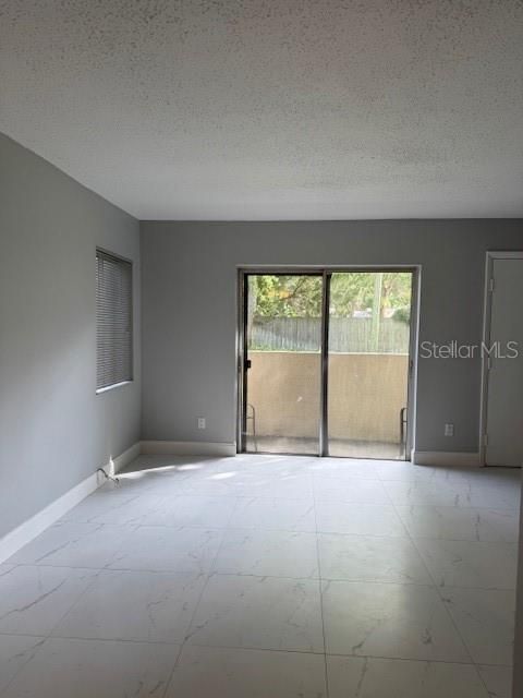 For Rent: $1,700 (2 beds, 1 baths, 853 Square Feet)