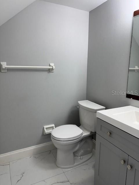 For Rent: $1,700 (2 beds, 1 baths, 853 Square Feet)