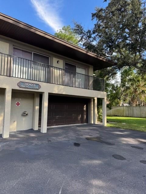 For Rent: $1,700 (2 beds, 1 baths, 853 Square Feet)