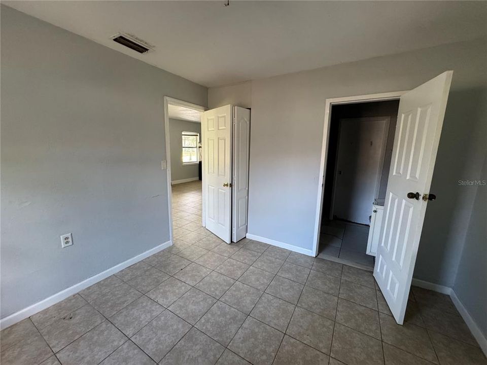 待售: $175,000 (3 贝兹, 1 浴室, 916 平方英尺)