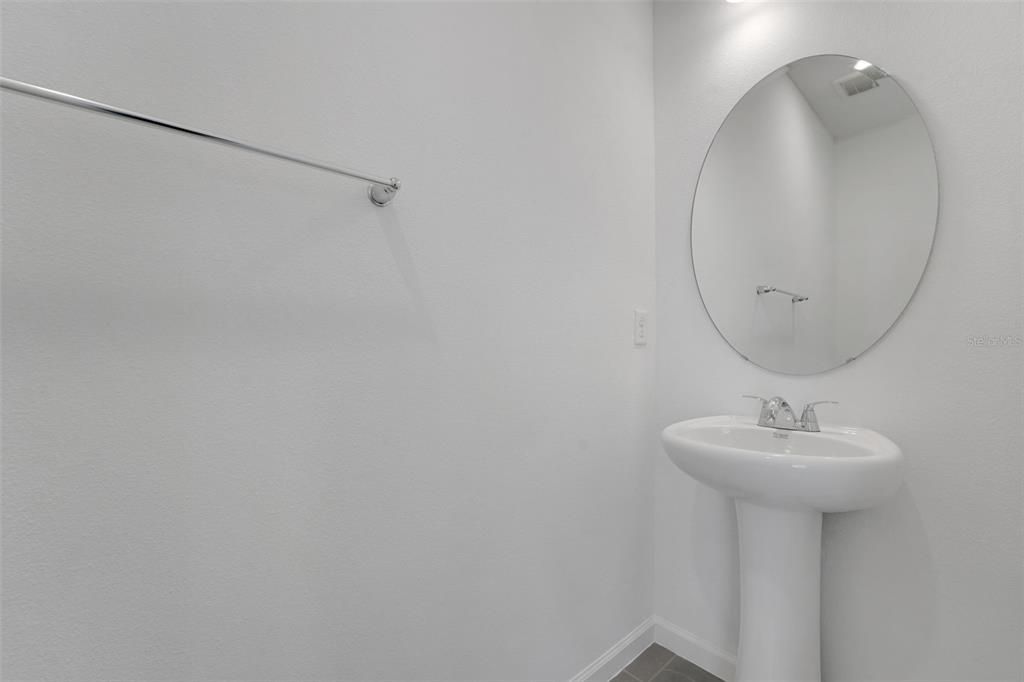 Под контрактом: $300,388 (4 спален, 2 ванн, 1938 Квадратных фут)