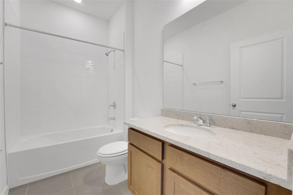 Под контрактом: $300,388 (4 спален, 2 ванн, 1938 Квадратных фут)