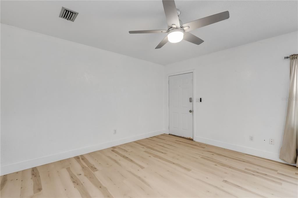 待售: $895,000 (0 贝兹, 0 浴室, 1512 平方英尺)