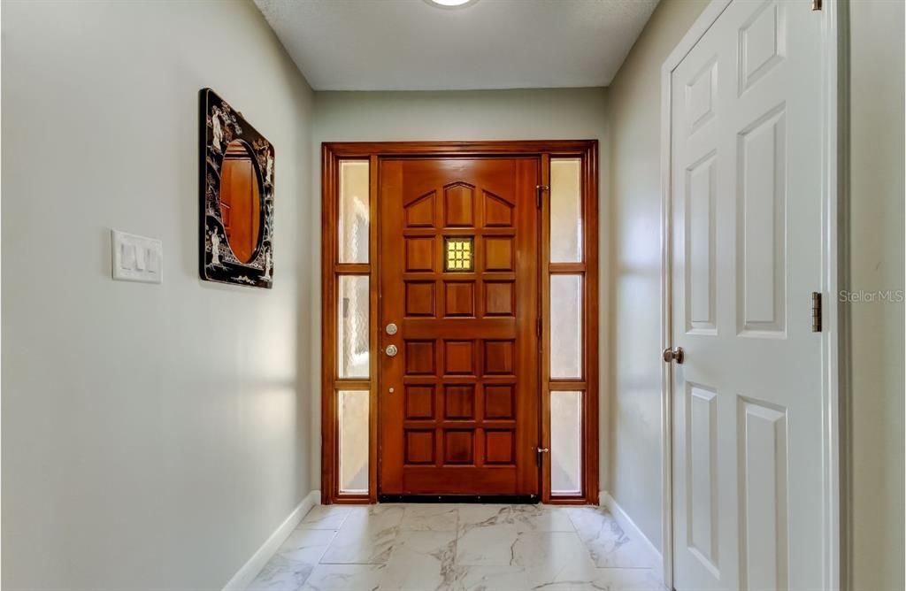 En Venta: $775,000 (3 camas, 2 baños, 2299 Pies cuadrados)