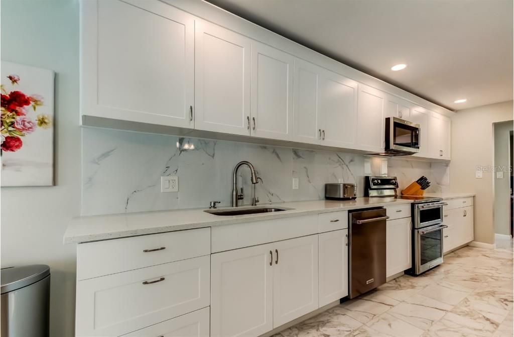 En Venta: $775,000 (3 camas, 2 baños, 2299 Pies cuadrados)