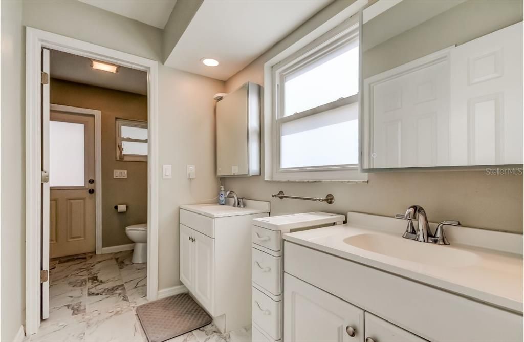 En Venta: $775,000 (3 camas, 2 baños, 2299 Pies cuadrados)