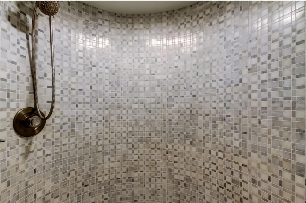 En Venta: $775,000 (3 camas, 2 baños, 2299 Pies cuadrados)