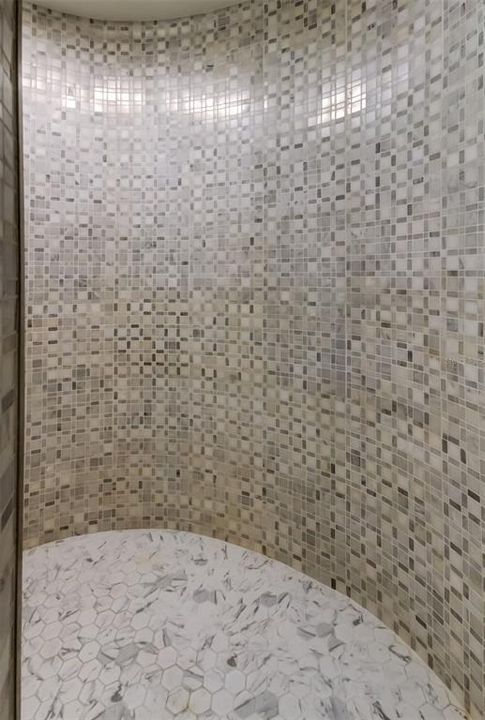 En Venta: $775,000 (3 camas, 2 baños, 2299 Pies cuadrados)