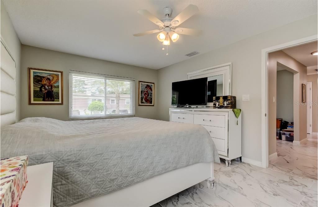 En Venta: $775,000 (3 camas, 2 baños, 2299 Pies cuadrados)