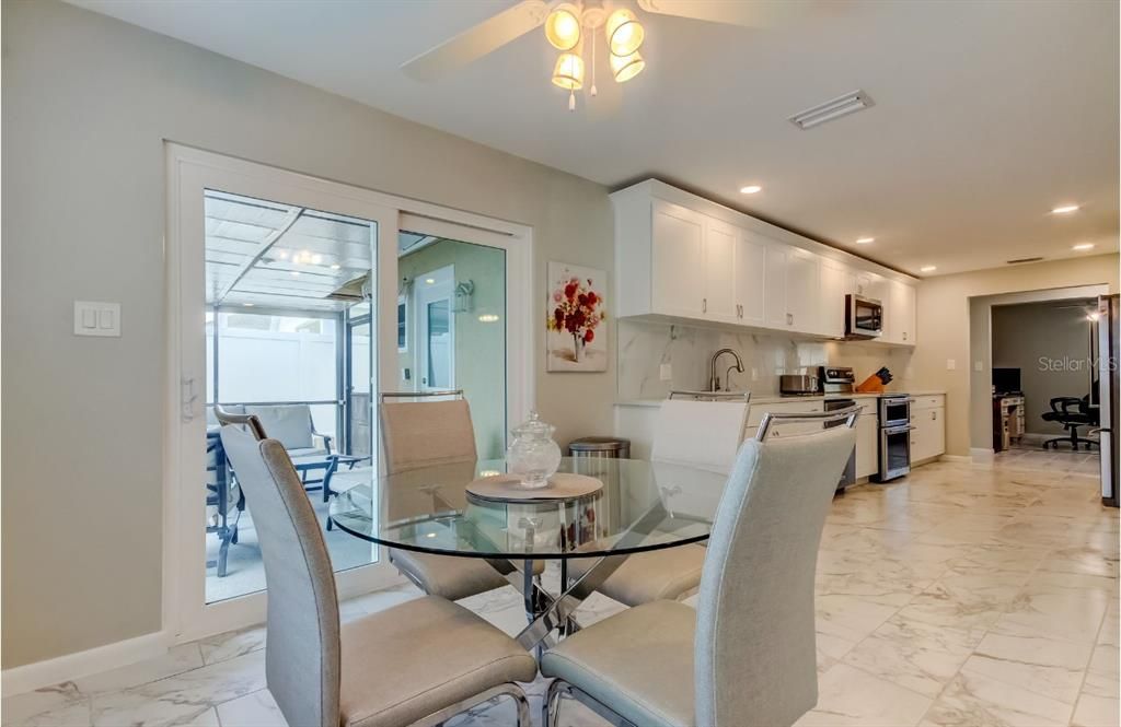 En Venta: $775,000 (3 camas, 2 baños, 2299 Pies cuadrados)