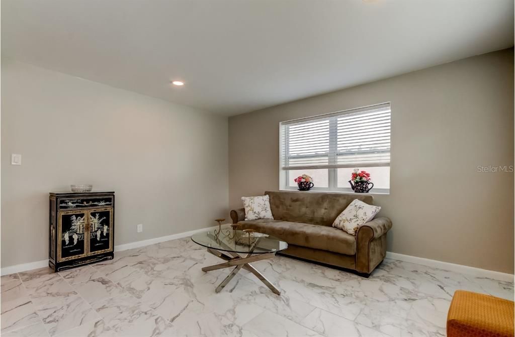 En Venta: $775,000 (3 camas, 2 baños, 2299 Pies cuadrados)