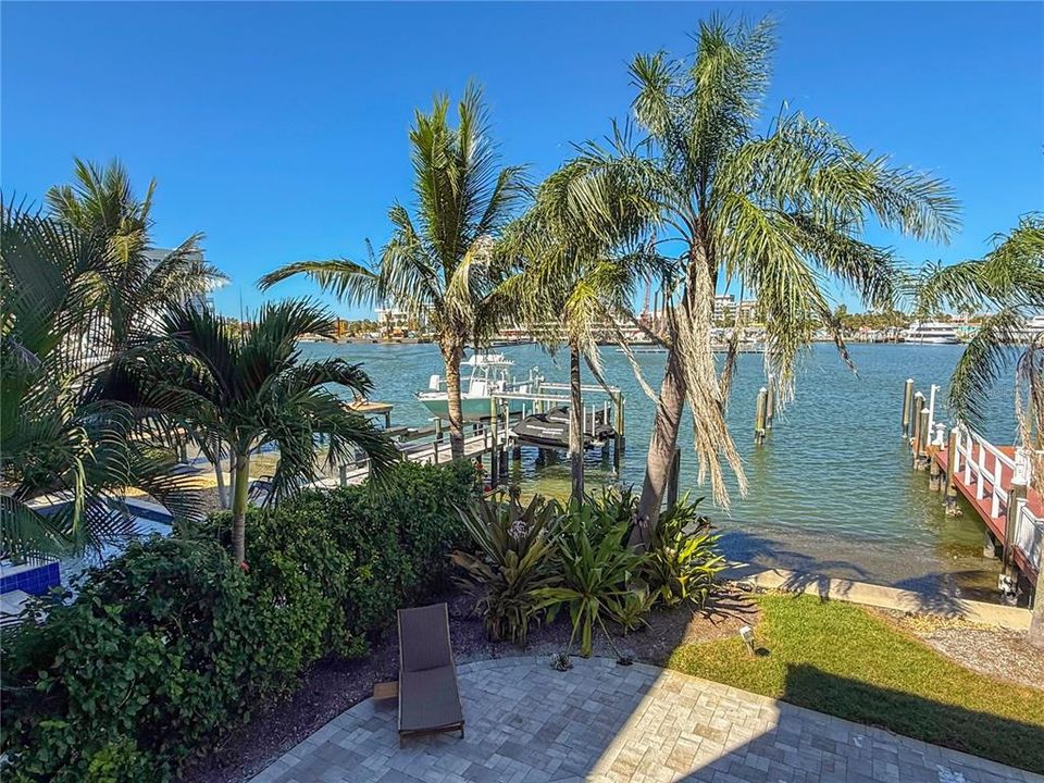 For Sale: $3,399,000 (4 beds, 4 baths, 4036 Square Feet)