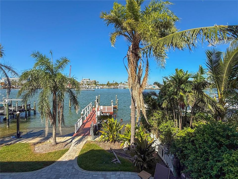 For Sale: $3,399,000 (4 beds, 4 baths, 4036 Square Feet)