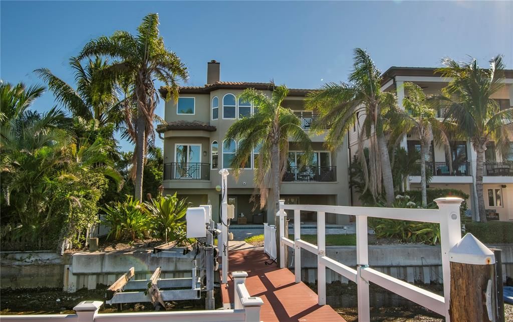 For Sale: $3,399,000 (4 beds, 4 baths, 4036 Square Feet)