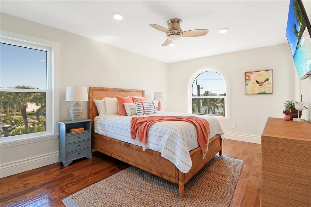 For Sale: $3,399,000 (4 beds, 4 baths, 4036 Square Feet)