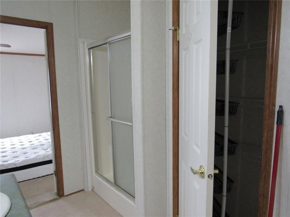 На продажу: $134,900 (3 спален, 2 ванн, 1188 Квадратных фут)