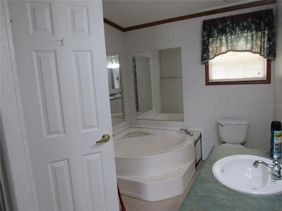 На продажу: $134,900 (3 спален, 2 ванн, 1188 Квадратных фут)