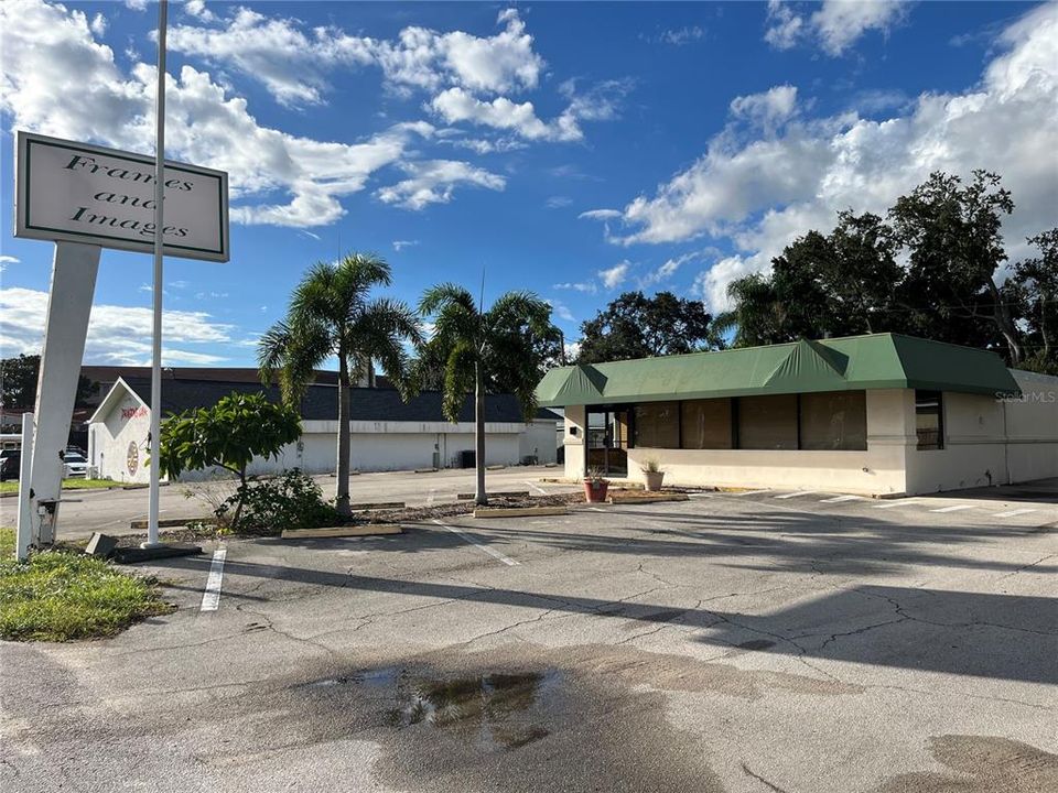 合同活跃: $349,500 (0 贝兹, 0 浴室, 1800 平方英尺)