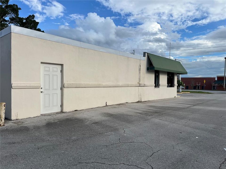 合同活跃: $349,500 (0 贝兹, 0 浴室, 1800 平方英尺)