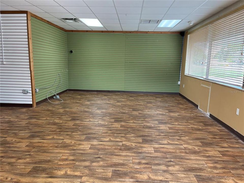 合同活跃: $349,500 (0 贝兹, 0 浴室, 1800 平方英尺)