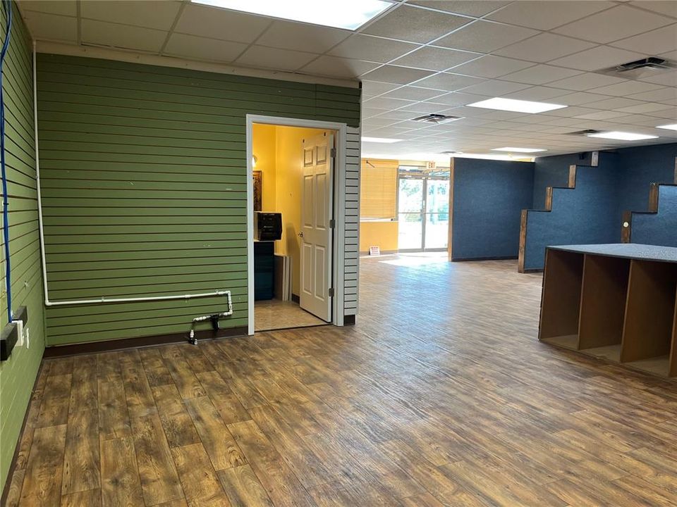 合同活跃: $349,500 (0 贝兹, 0 浴室, 1800 平方英尺)