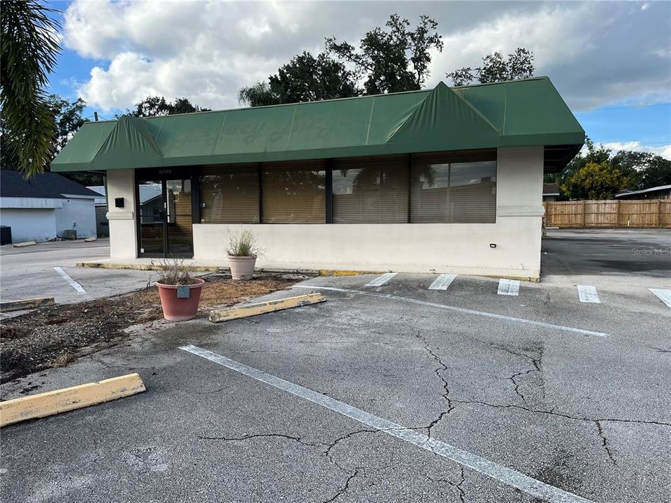 合同活跃: $349,500 (0 贝兹, 0 浴室, 1800 平方英尺)