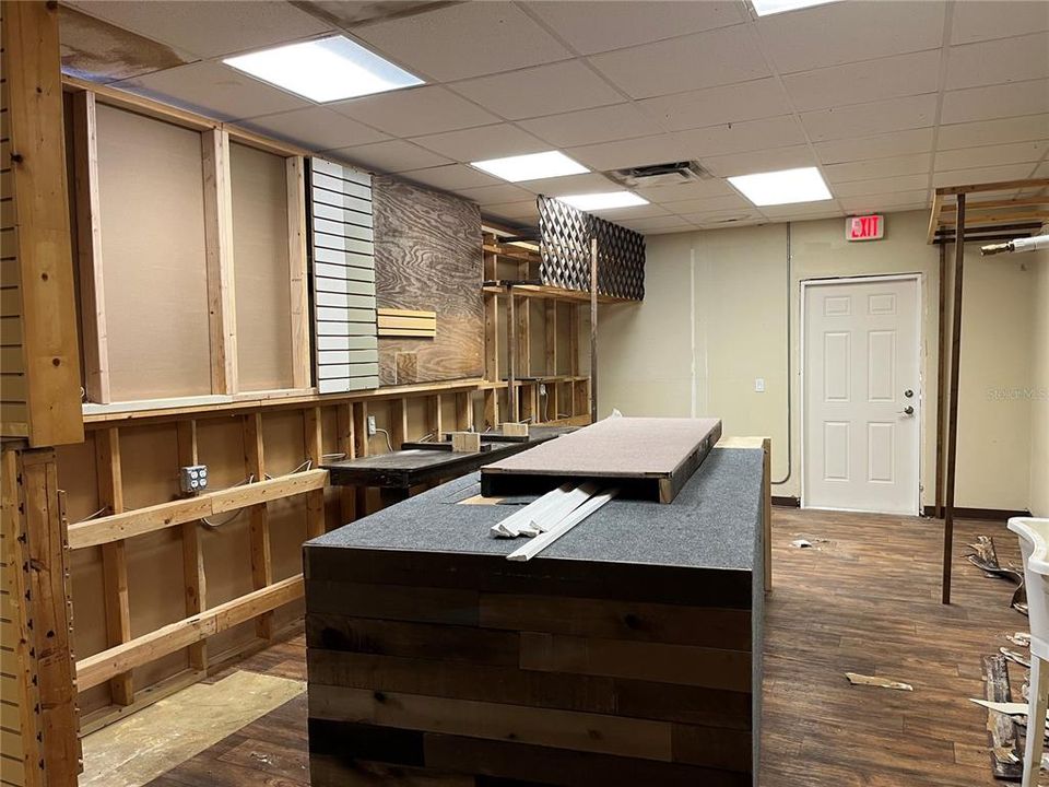 合同活跃: $349,500 (0 贝兹, 0 浴室, 1800 平方英尺)