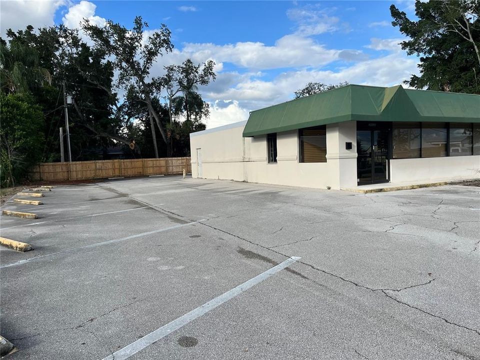 合同活跃: $349,500 (0 贝兹, 0 浴室, 1800 平方英尺)