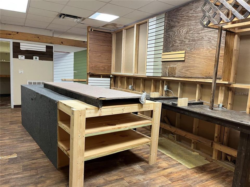 合同活跃: $349,500 (0 贝兹, 0 浴室, 1800 平方英尺)