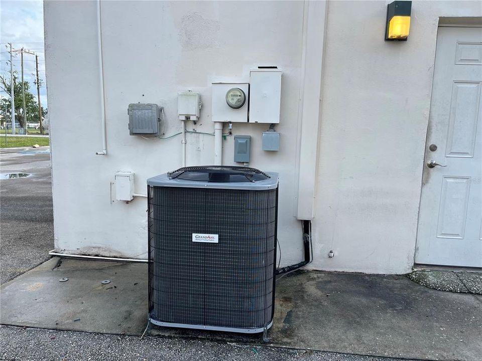 合同活跃: $349,500 (0 贝兹, 0 浴室, 1800 平方英尺)