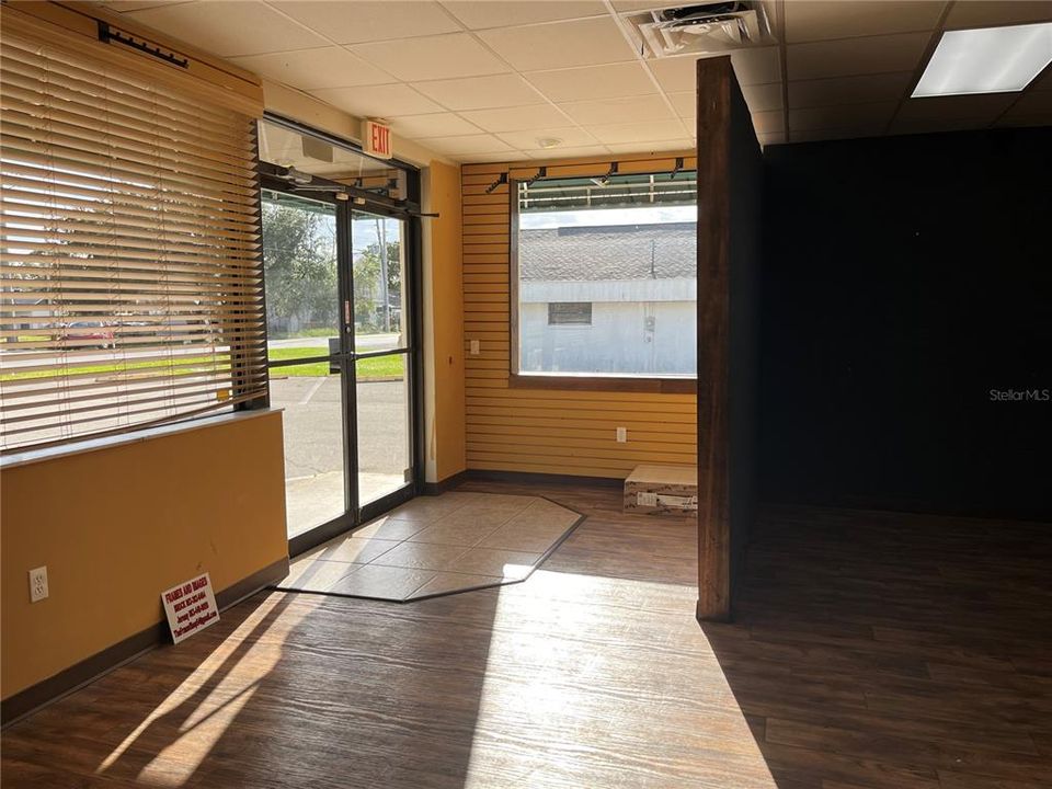 合同活跃: $349,500 (0 贝兹, 0 浴室, 1800 平方英尺)