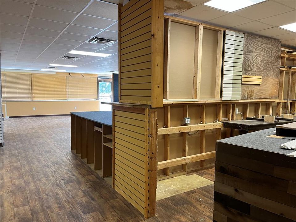 合同活跃: $349,500 (0 贝兹, 0 浴室, 1800 平方英尺)