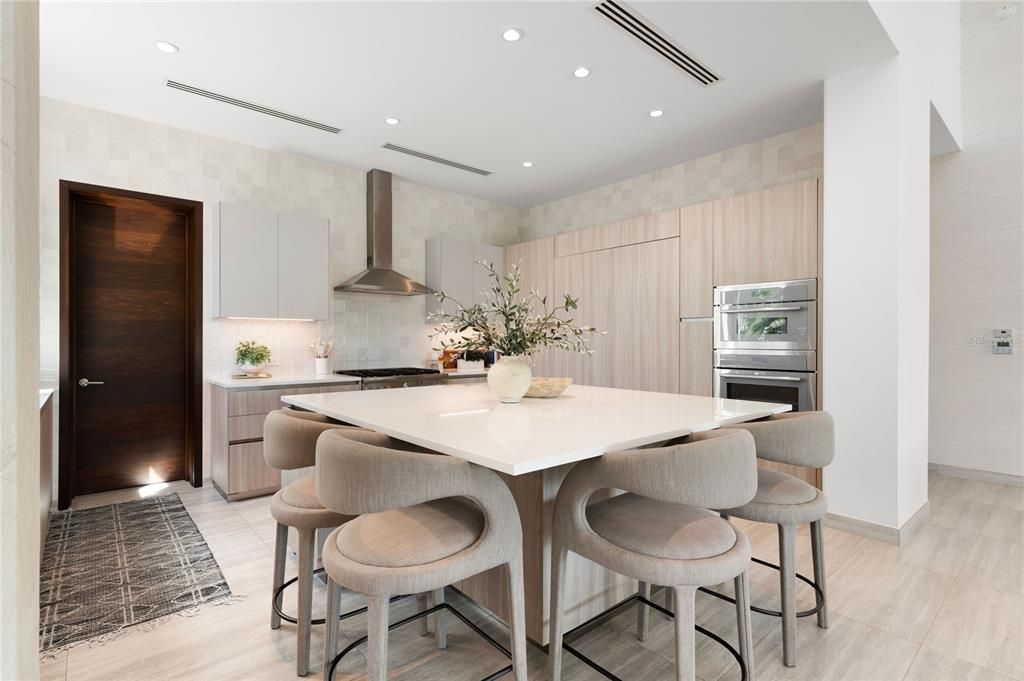 待售: $6,900,000 (6 贝兹, 6 浴室, 4065 平方英尺)