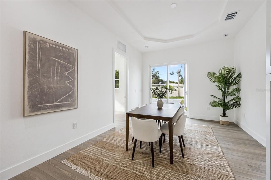 En Venta: $965,500 (5 camas, 4 baños, 2483 Pies cuadrados)