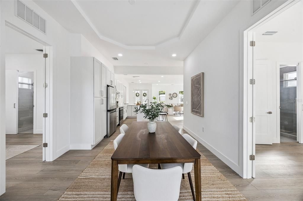 En Venta: $965,500 (5 camas, 4 baños, 2483 Pies cuadrados)