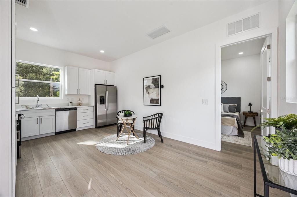 En Venta: $965,500 (5 camas, 4 baños, 2483 Pies cuadrados)